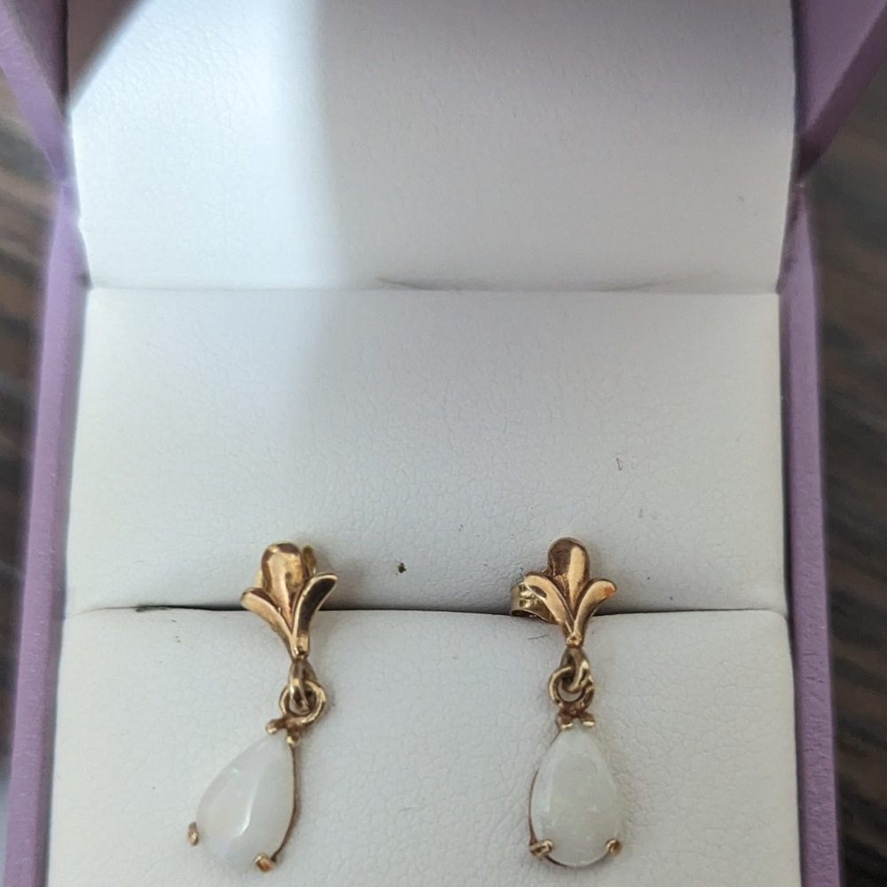 10karat opal drop earrings